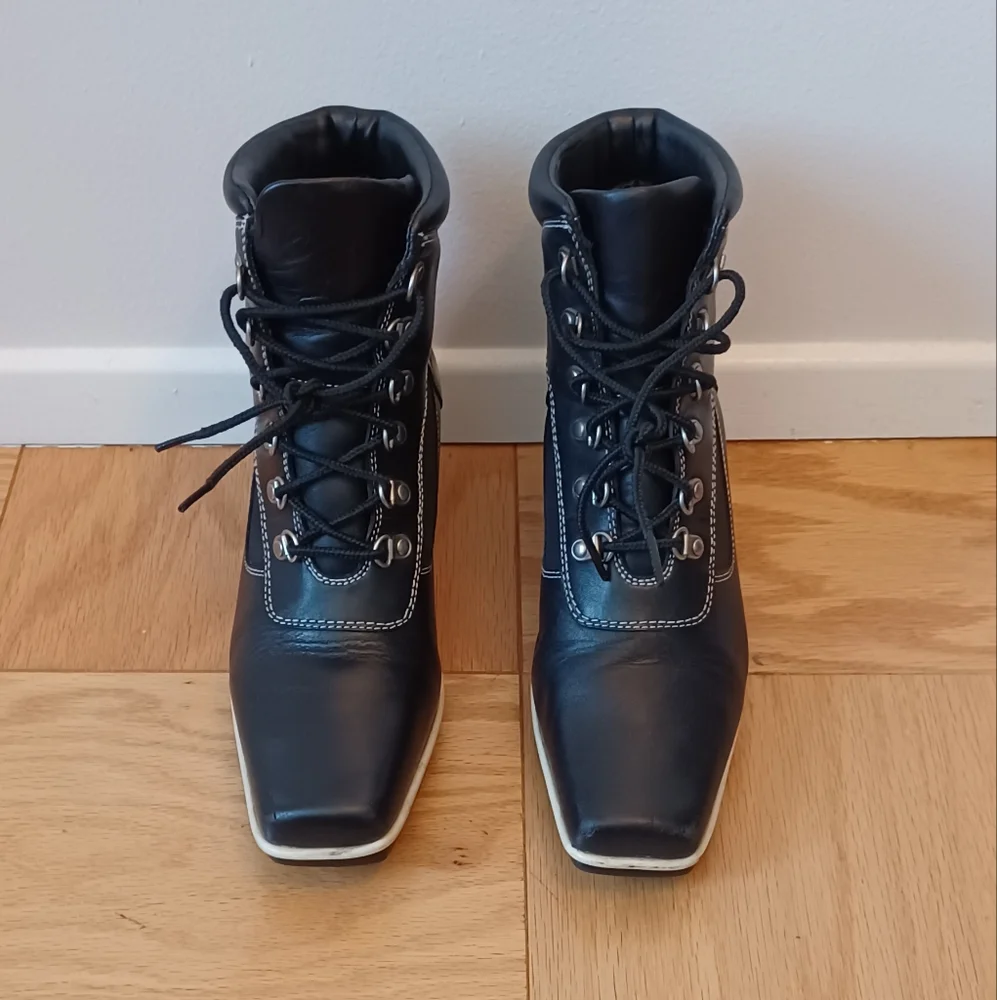 Timberland Black & White Lace Up Wedge Size7.5